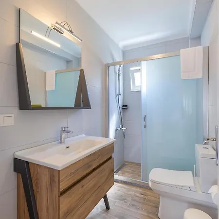 فندق Base Selimiye *