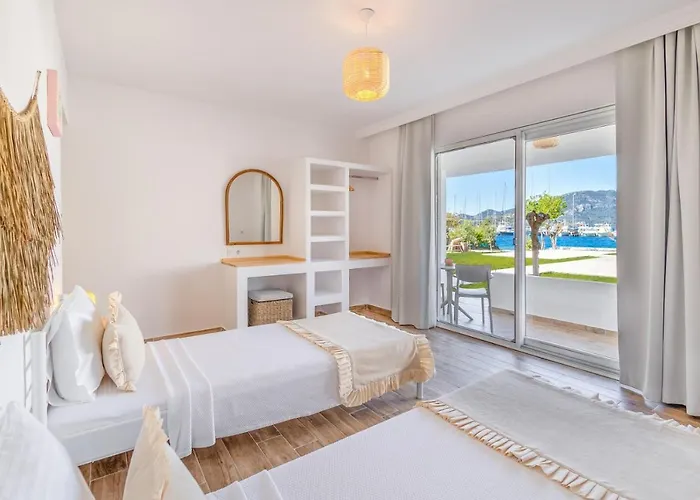 Hotel Base Selimiye *