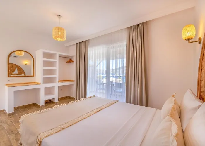 Base Selimiye Hotel *