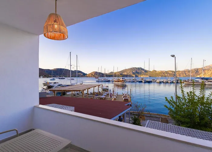 Hotel Base Selimiye *